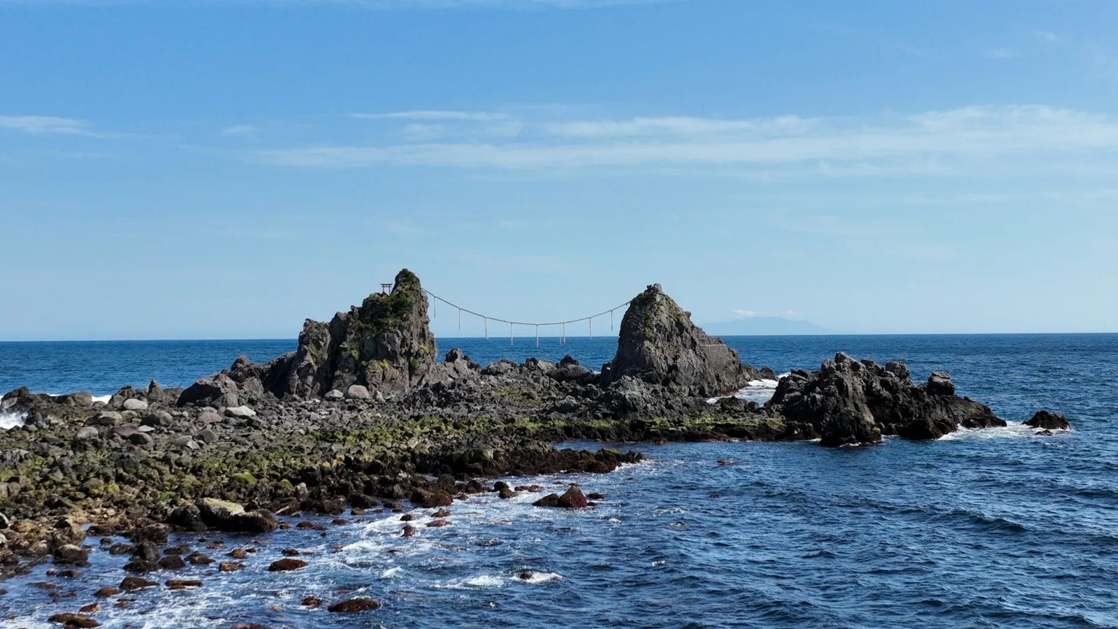 三ツ石海岸