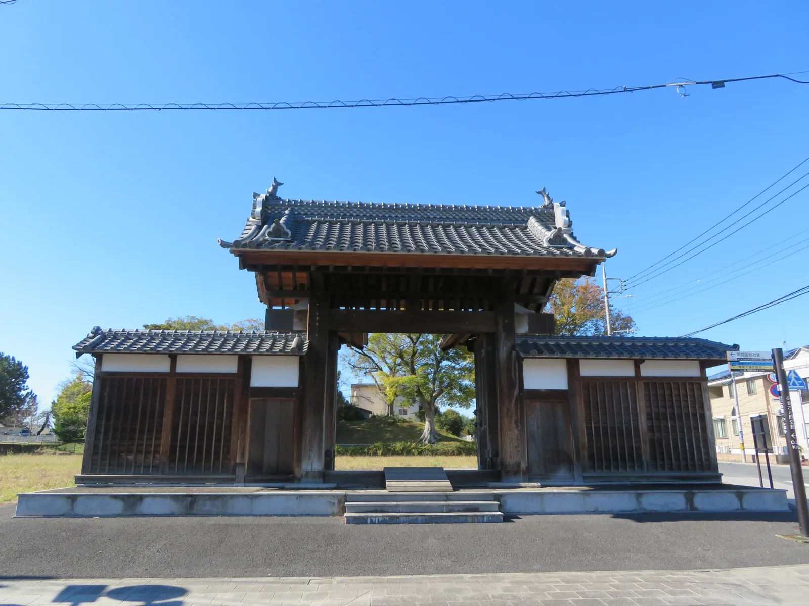 石岡の陣屋門