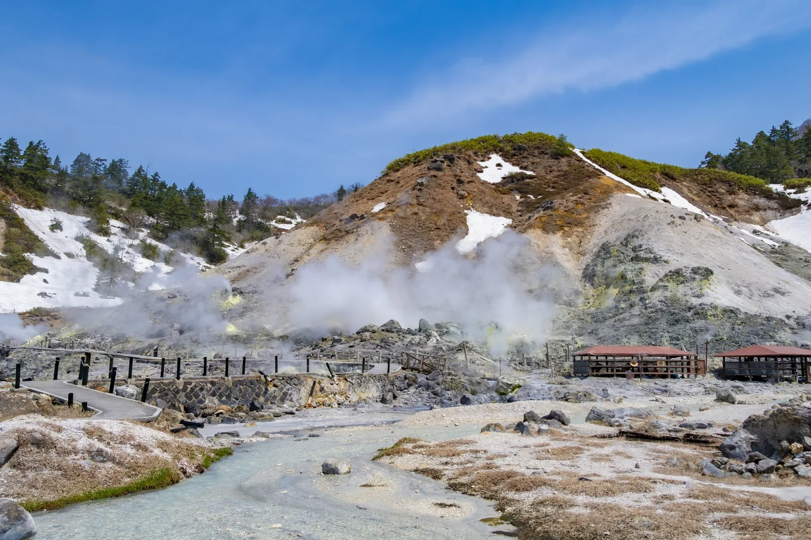 玉川温泉の北投石