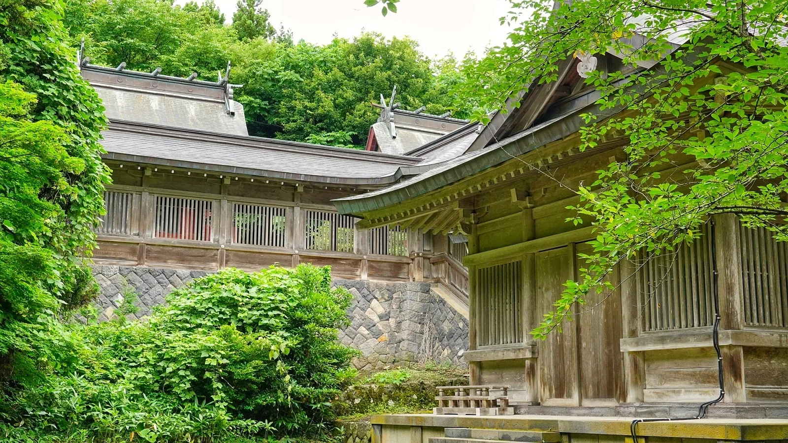 鳥海山大物忌神社