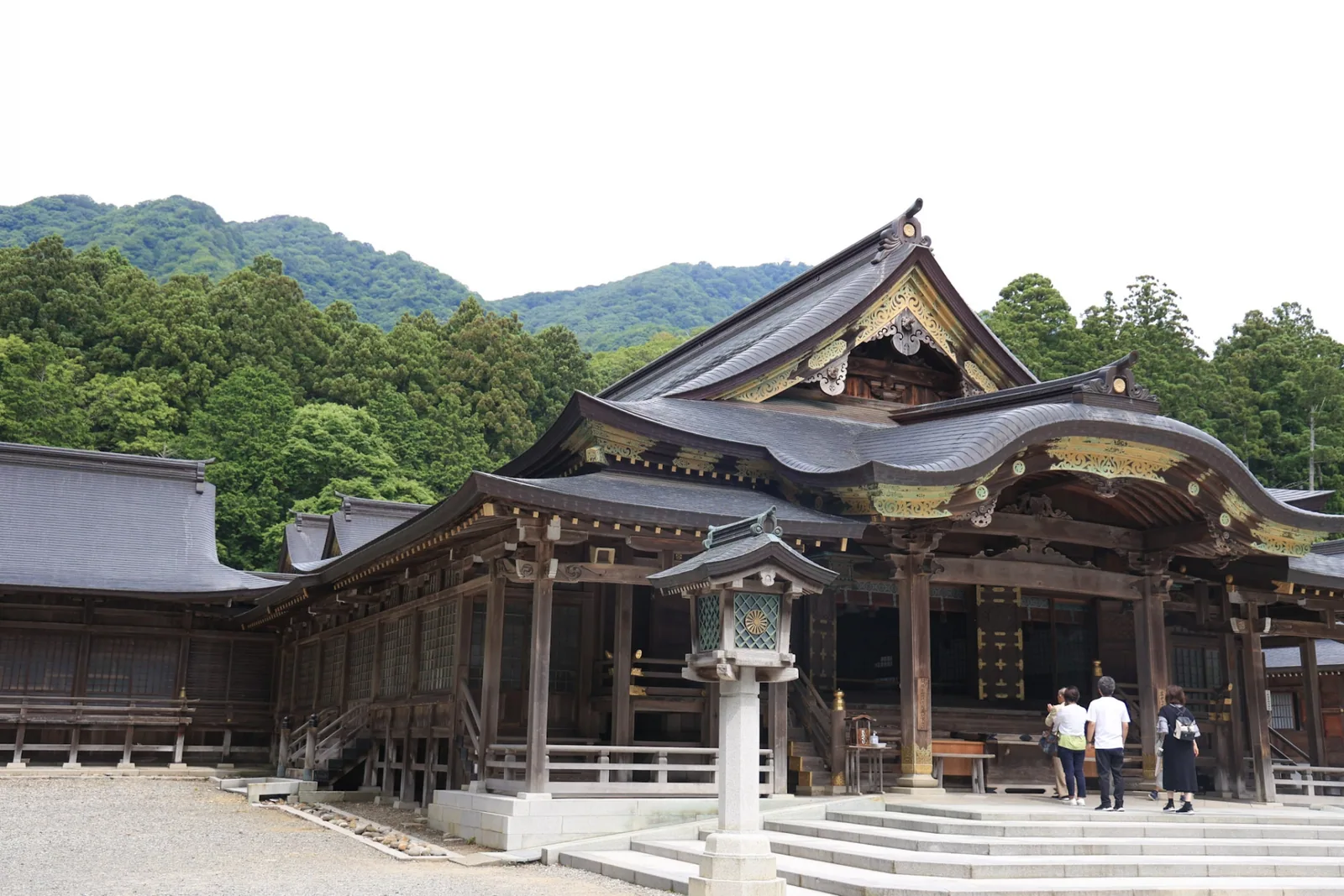 彌彦神社