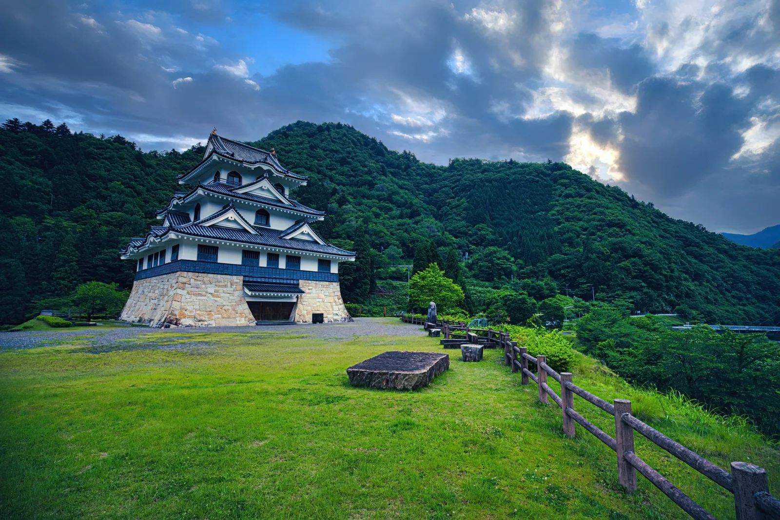 藤橋城・西美濃プラネタリウム