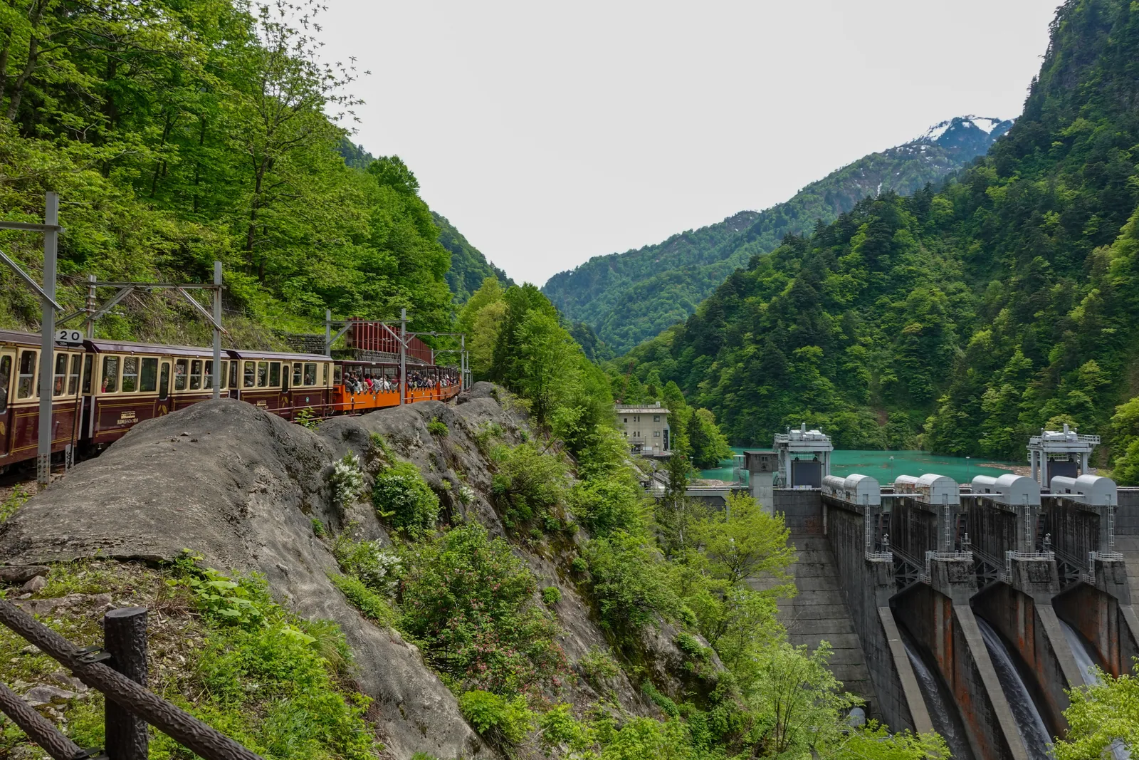 黒部峡谷鉄道トロッコ電車