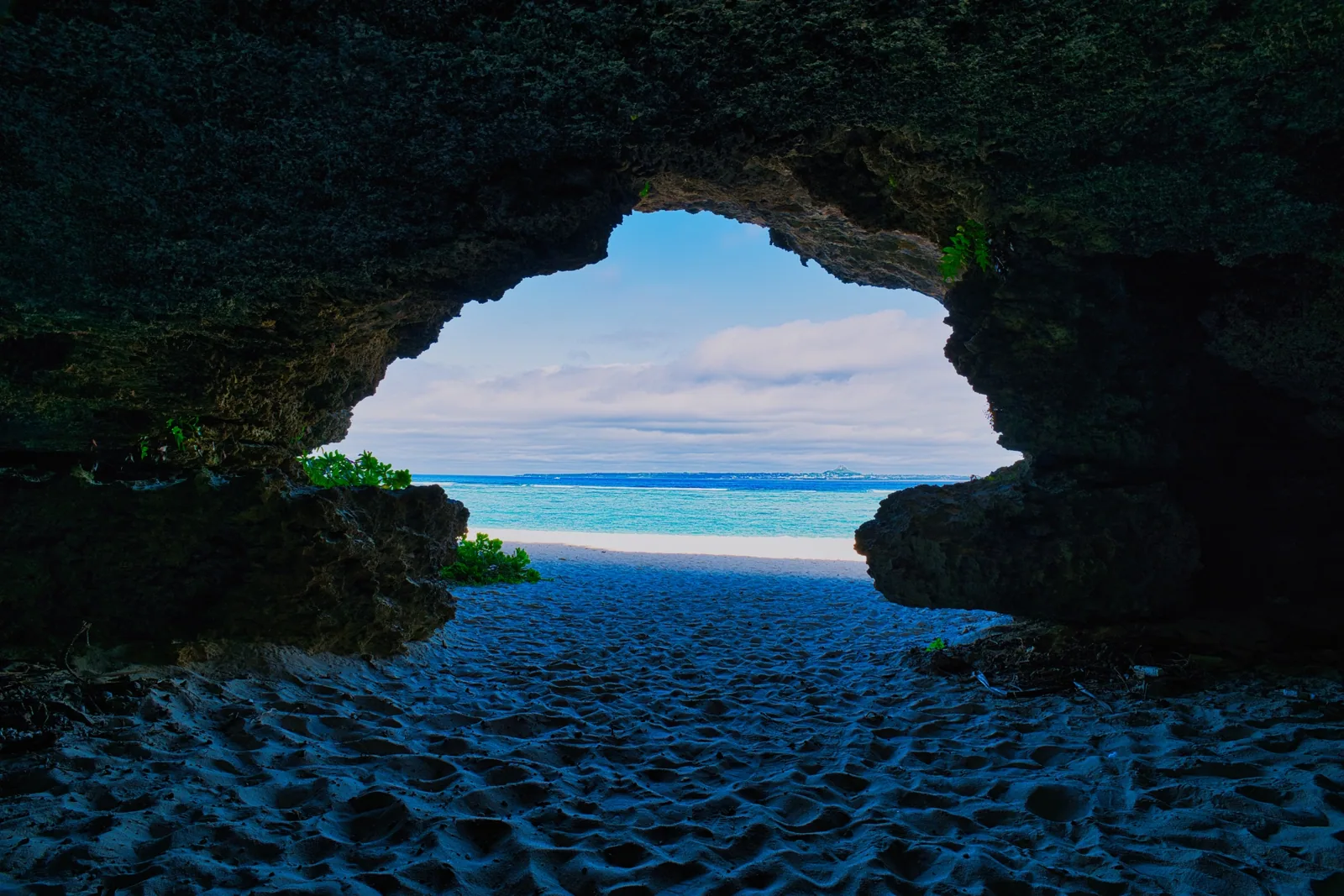 瀬底島