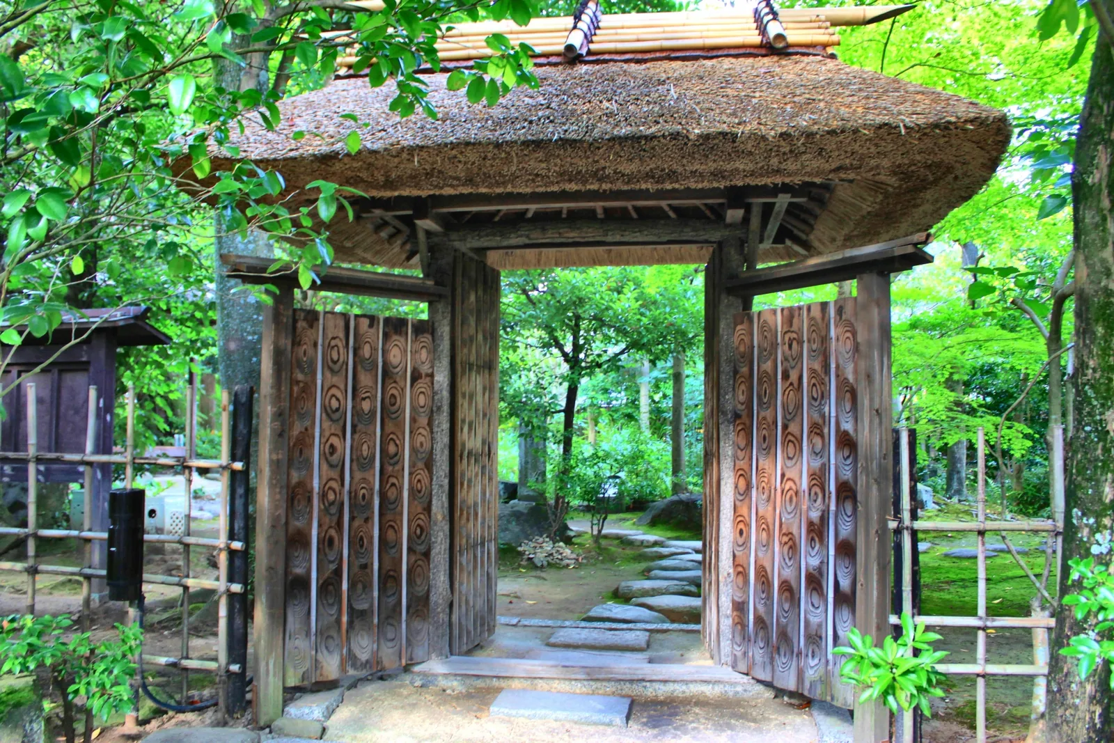 蓑虫庵
