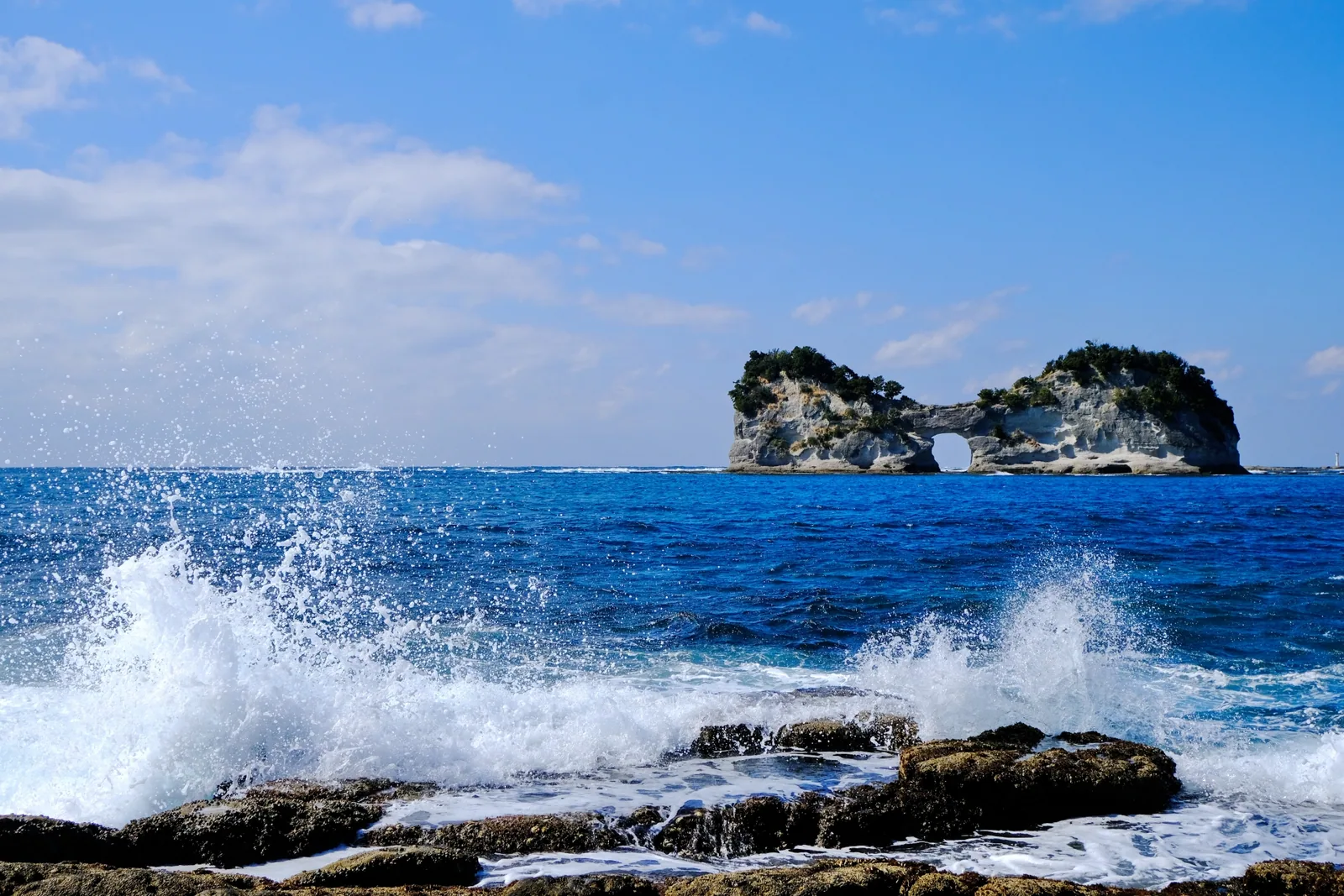 円月島
