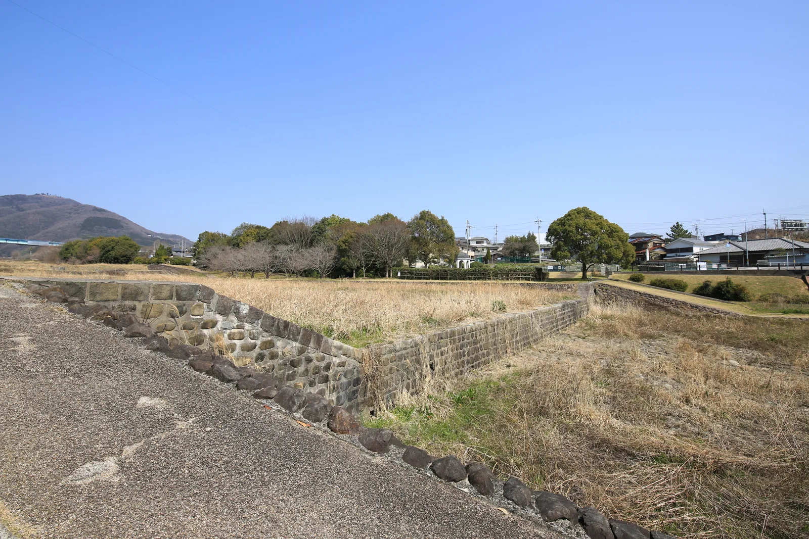 デ・レイケの堰堤