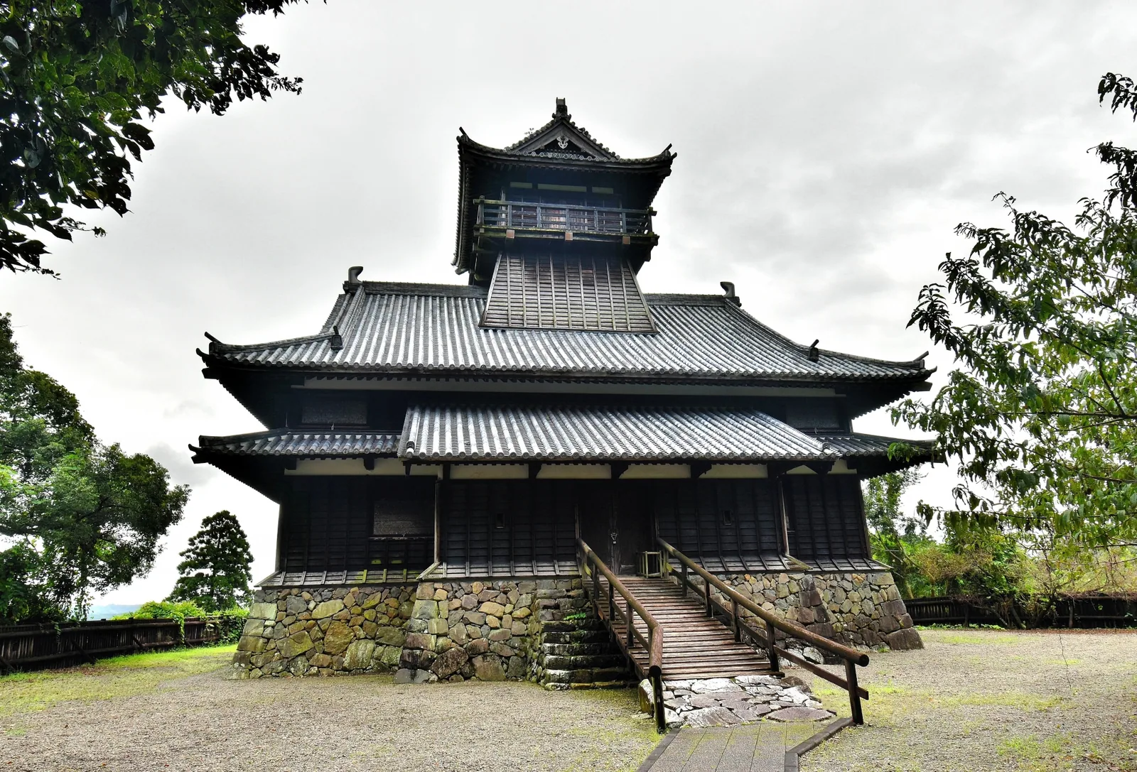 綾城・国際クラフトの城