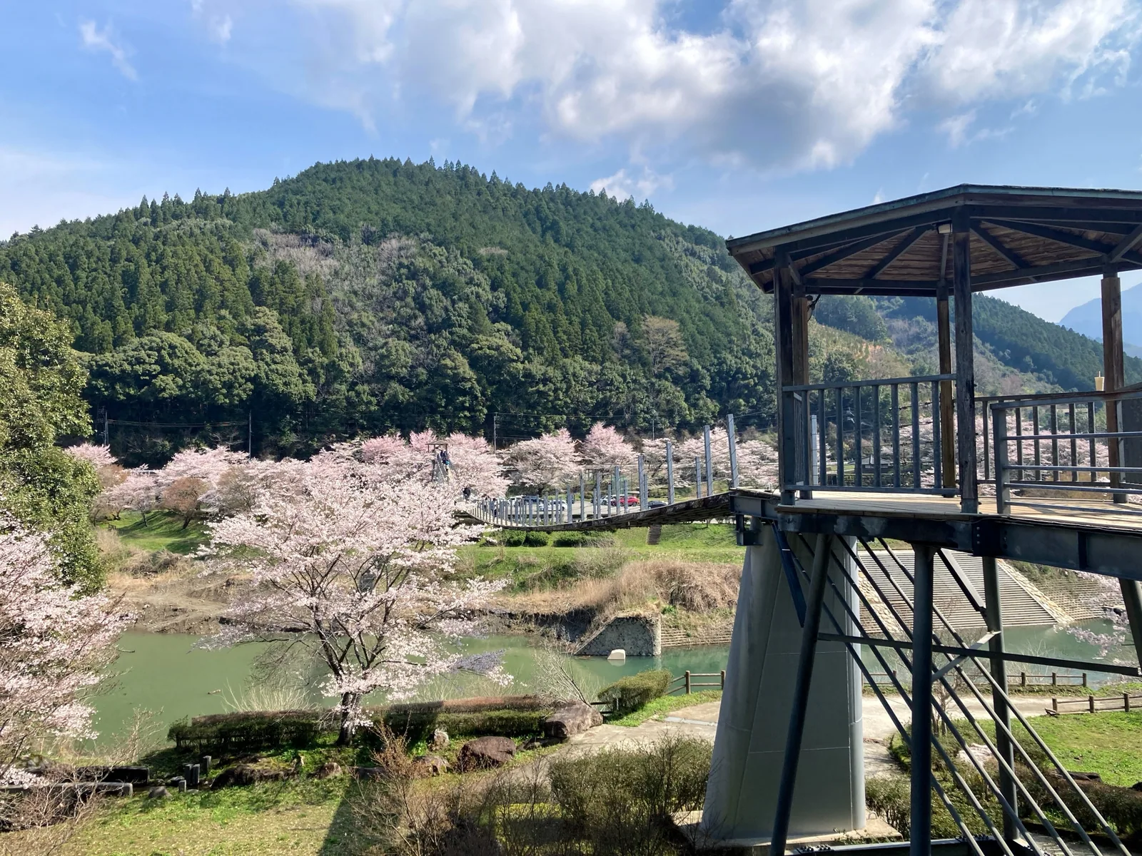 市房ダム湖