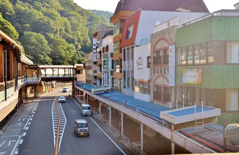 箱根湯本駅前商店街