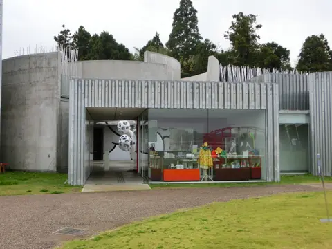 市原湖畔美術館