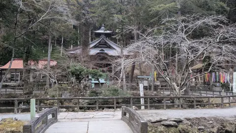 横山不動尊(白魚山大徳寺)
