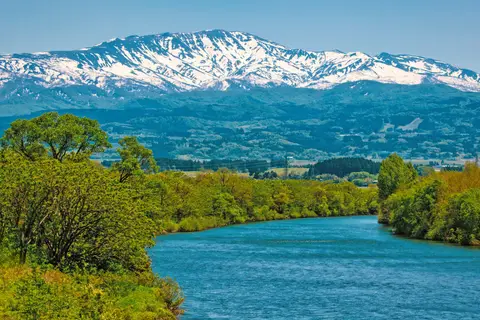 月山