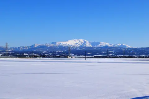 月山