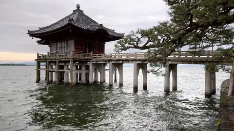 浮御堂（海門山満月寺）