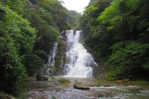 岩瀧寺の滝
