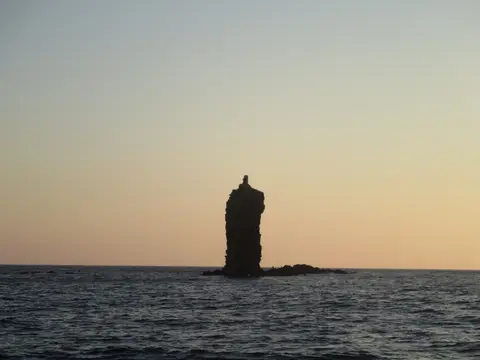 ローソク島