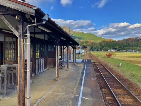 美作滝尾駅
