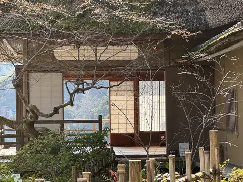 臥龍山荘