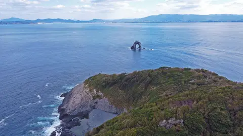 鼻栗瀬（めがね岩）