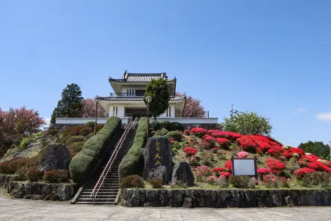 展望所「肥前犬山城」